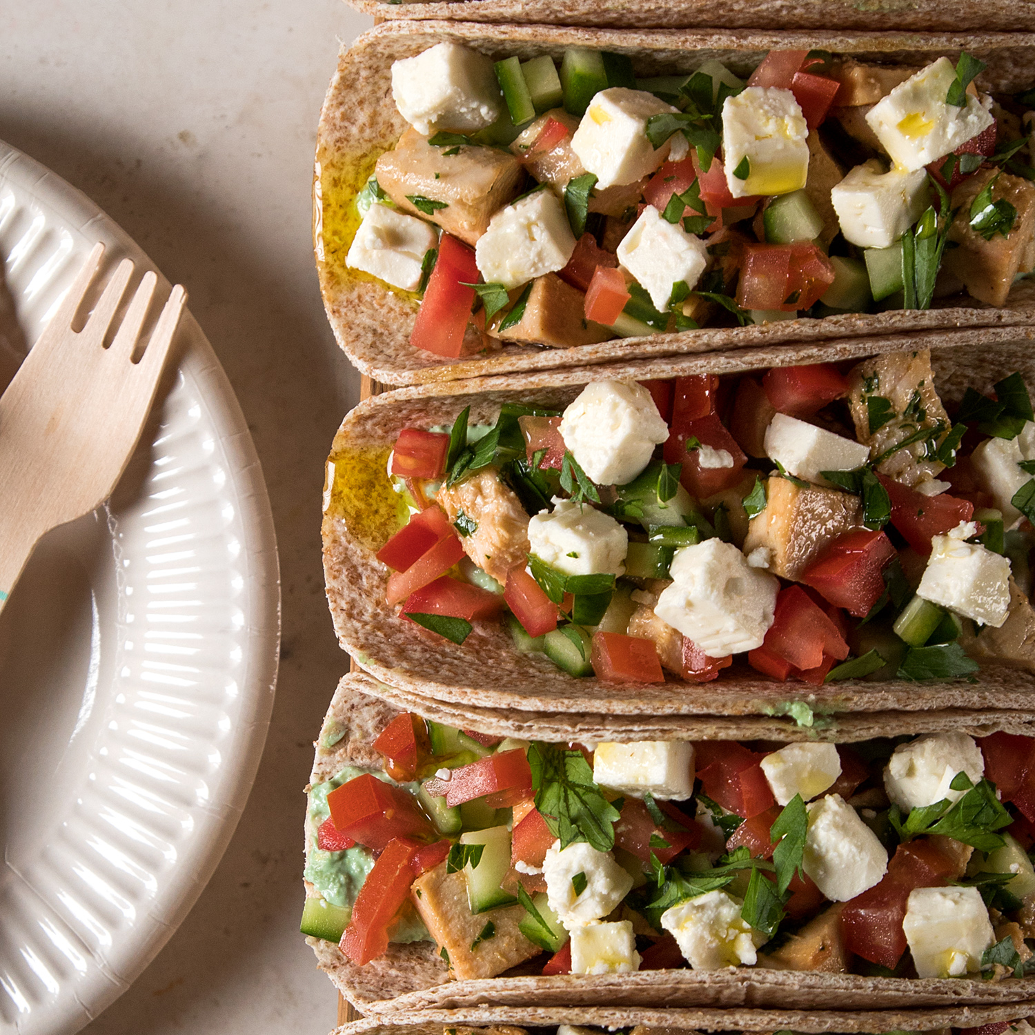 wrap-me-kotopoylo-kai-ellhnikh-salata